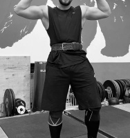 Спортивный, ненасытный и молодой. Ищу худенькую и раскрепощенную. – Фото 1