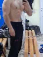 Желательно молодую и раскрепощенную девушку, можно симпатичную милфу. – Фото 1