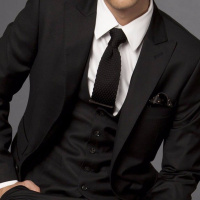 Статный блонд с нежными руками – Фото 1