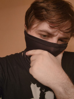 Ученик с горящими глазами ищет учительницу. – Фото 1