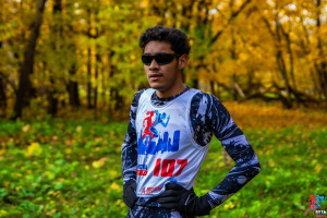 Темнокожий и весёлый – Фото 1