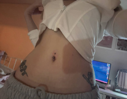 Ищу взрослого мужчину для общения, 23+, уверенный, спокойный, настроенный на встречу. – Фото 1