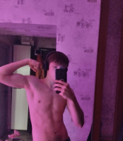 Молодой и красивый парень. Ищу женщину любого возраста. – Фото 1