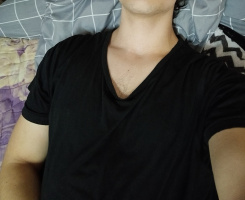 Молодой неопытный ищет умную подругу для опыта – Фото 1